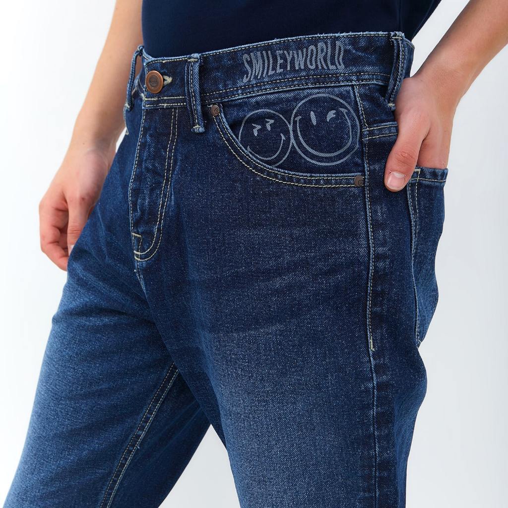 Emba Jeans I Smileyworld - Celana Panjang Loose Straight Fit Material Denim Warna Dark Stone - Freddy - Image 4