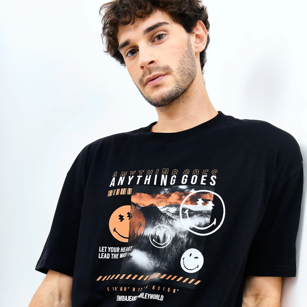 Emba Jeans I Smileyworld - T-Shirt Smiley Oversize Pria Material Single Jersey Warna Hitam - Brownie - Image 5