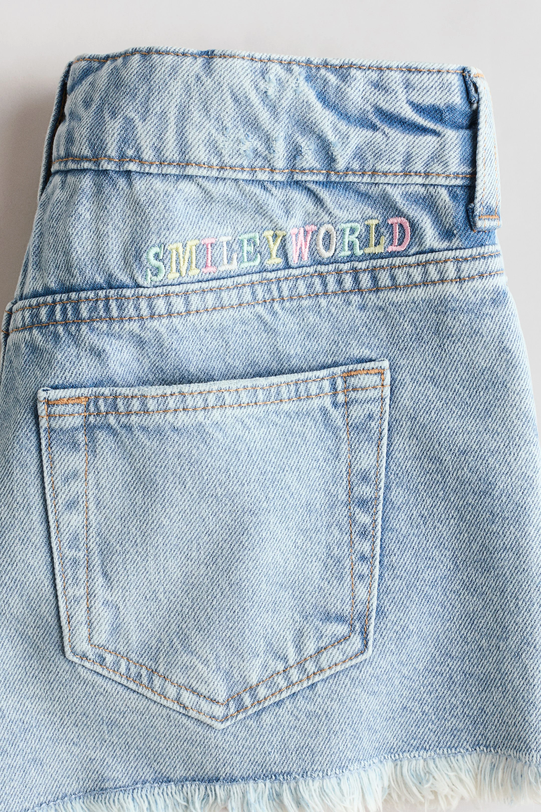 Embroidery-detail denim shorts - Image 3