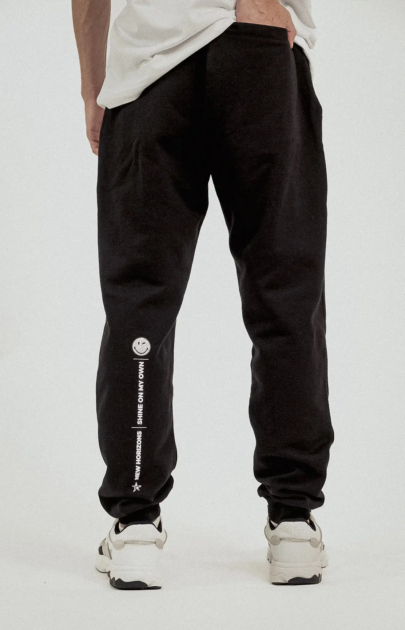 New Horizons SmileyWorld® Men's Sweatpants - Black - Image 3