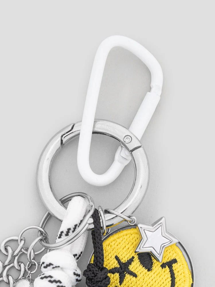 S.W.Smiley Keyring - Light Gray - Image 4
