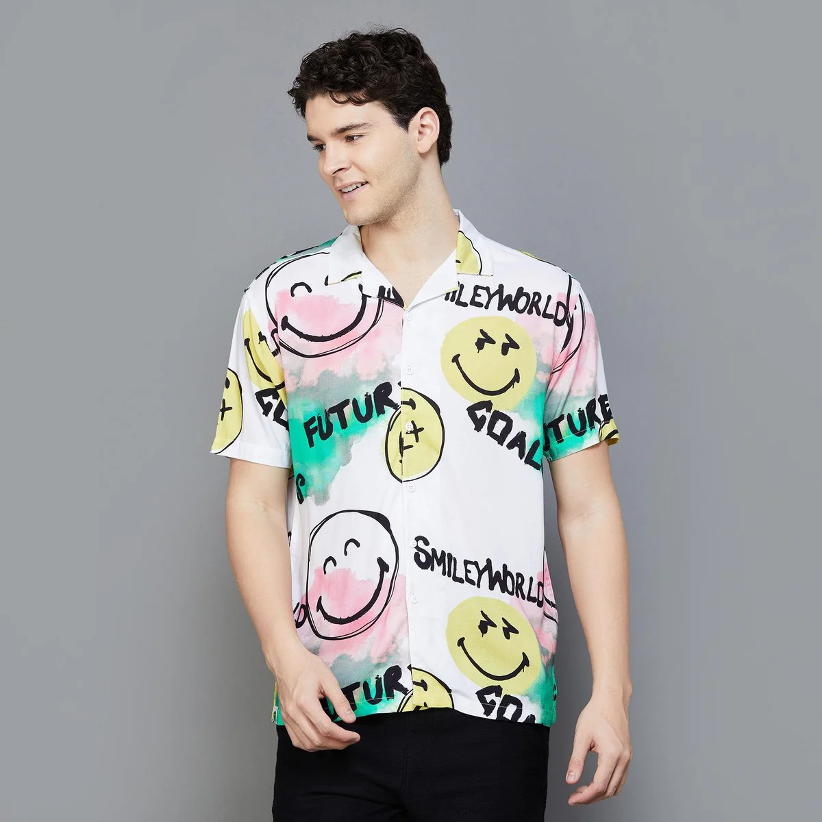 Smiley Men Printed Short Sleeves Slim Fit Casual Shirt