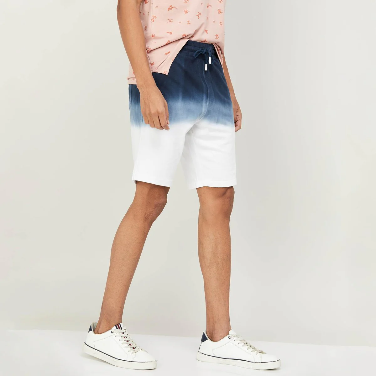 SMILEY Men Tie-Dye Print Shorts With Drawstring - Image 3