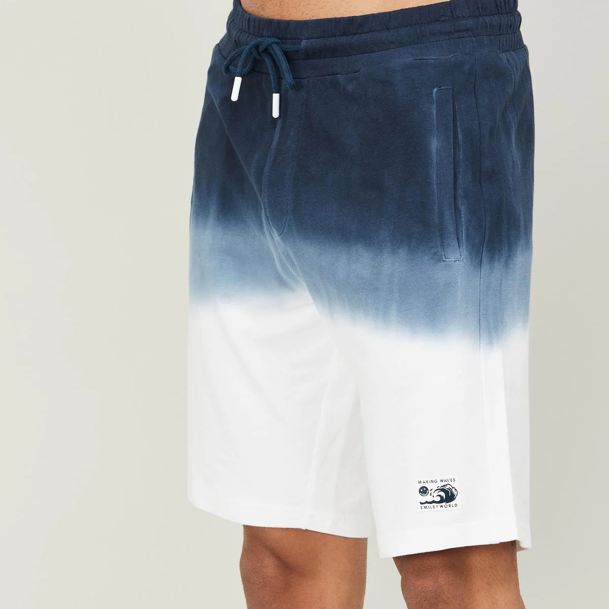 SMILEY Men Tie-Dye Print Shorts With Drawstring - Image 4