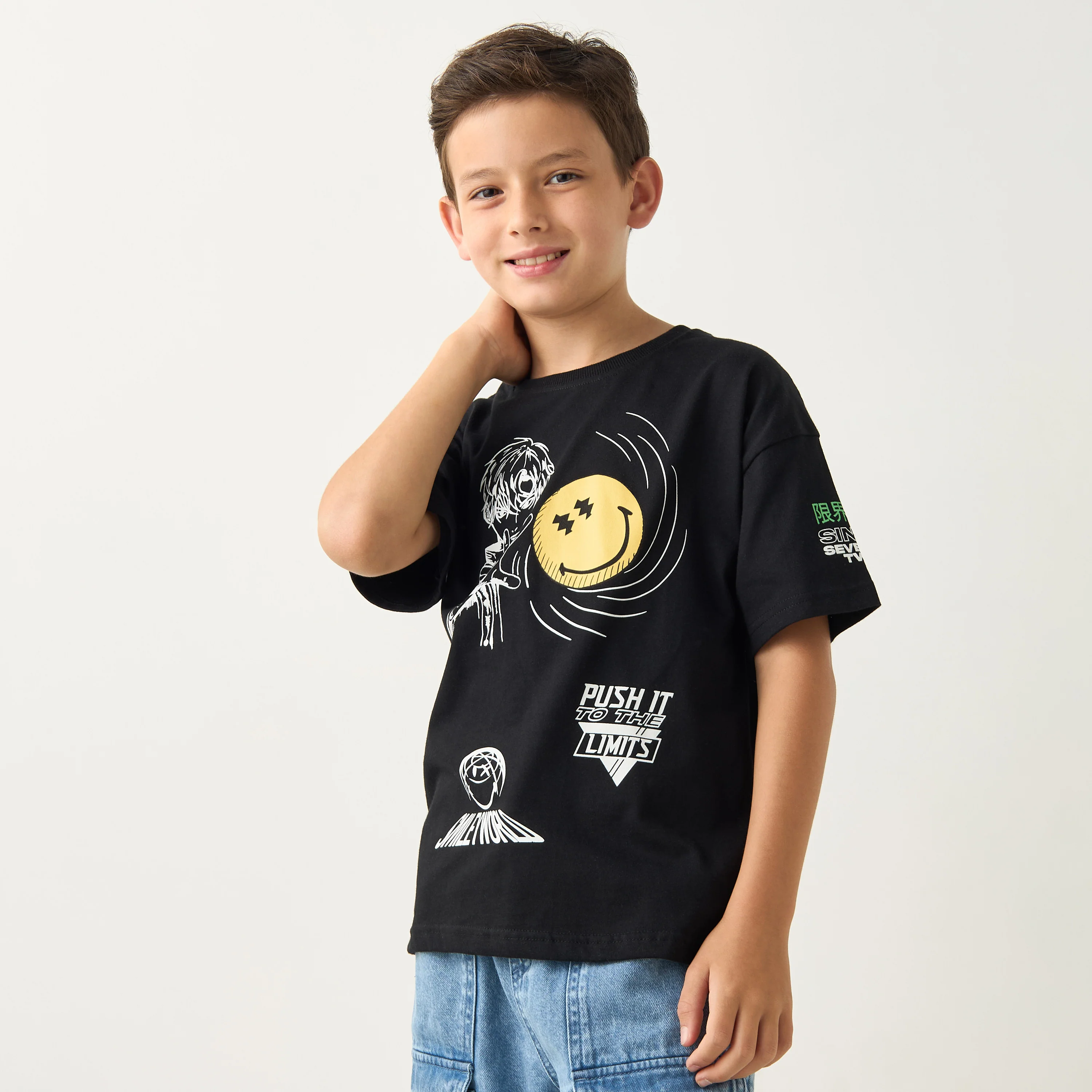 Smiley World Graphic Print T-shirt with Short Sleeves and Crew Neck
