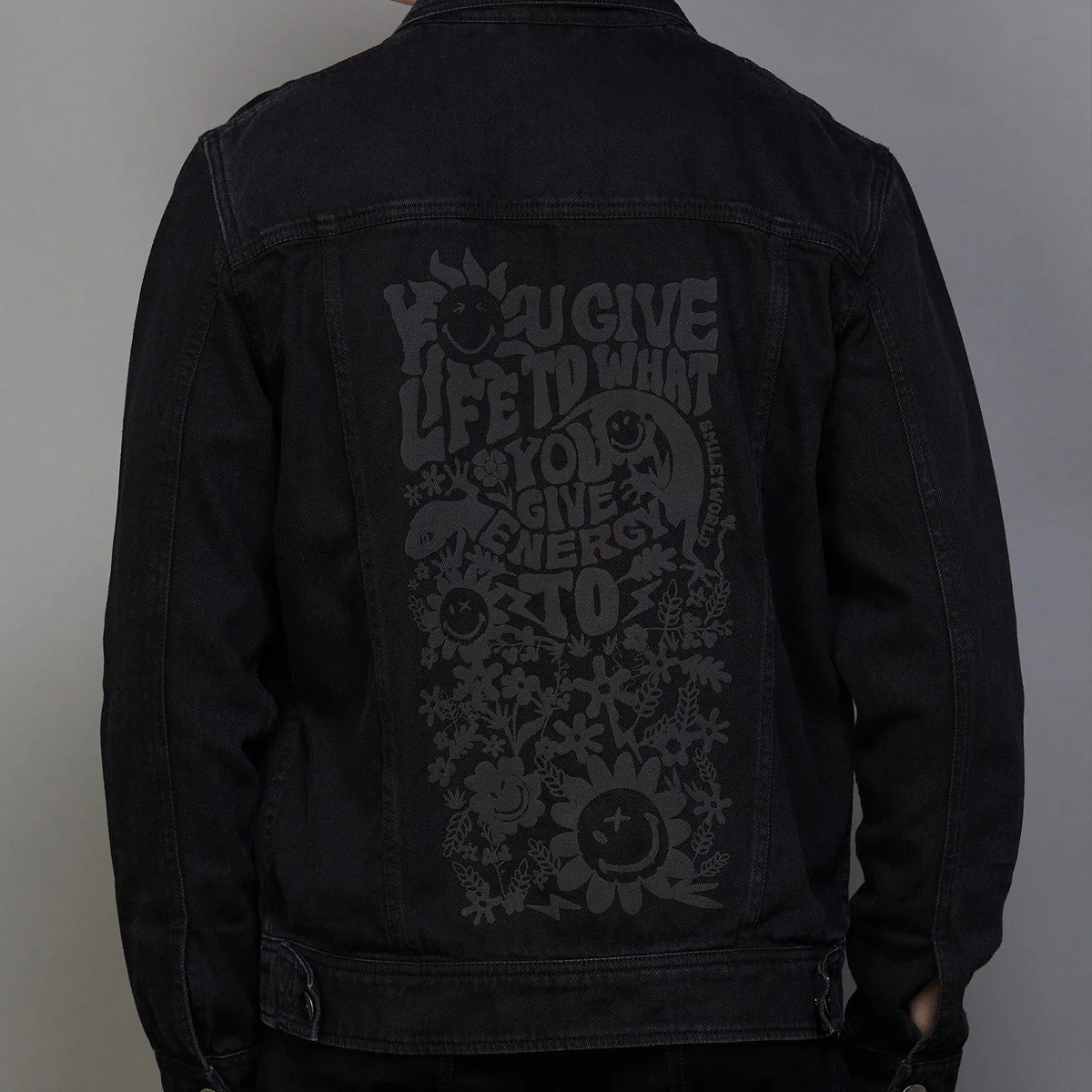 SmileyWorld Men Solid Denim Jacket - Image 5