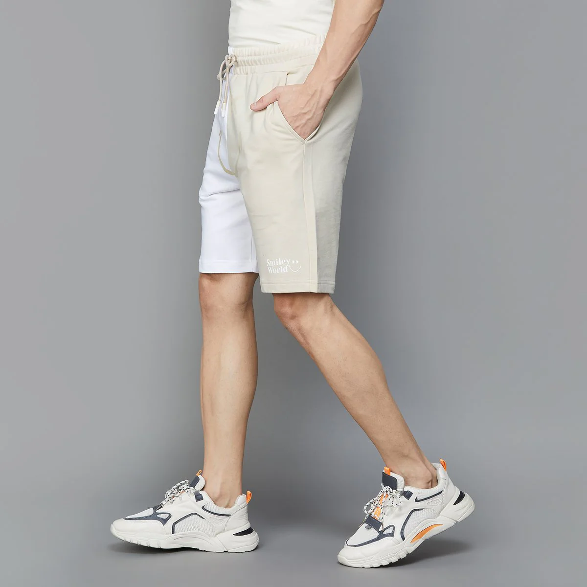 SmileyWorld Men Colourblocked Shorts - Image 4