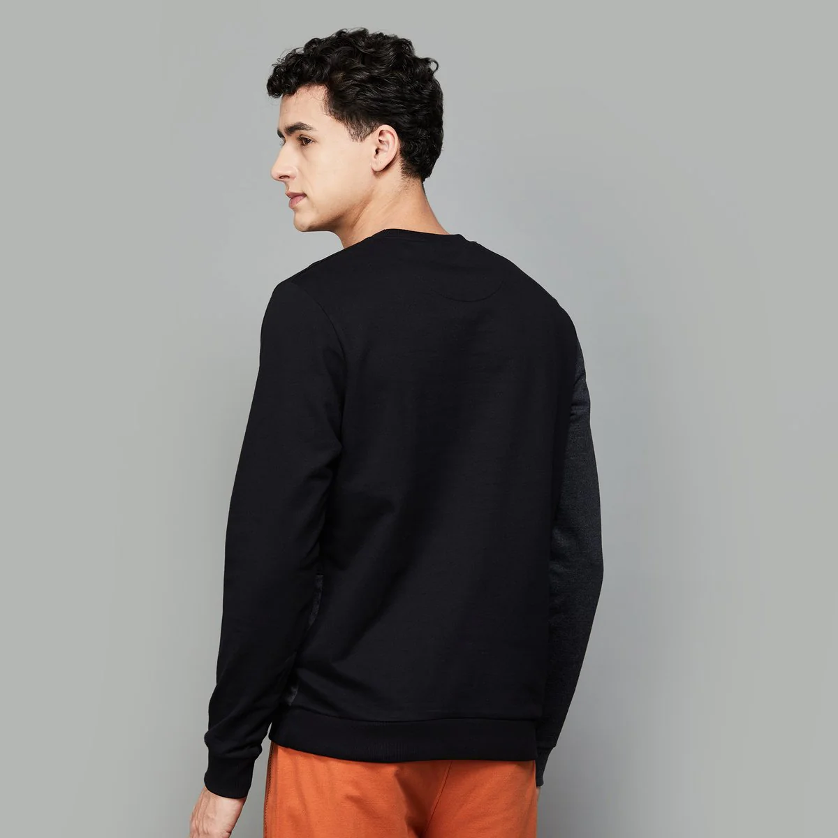 SmileyWorld Men Colourblocked Sweatshirt - Image 5
