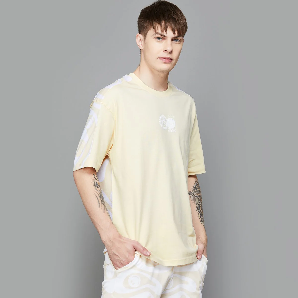 SmileyWorld Men Graphic Back Printed T-Shirt - Image 3
