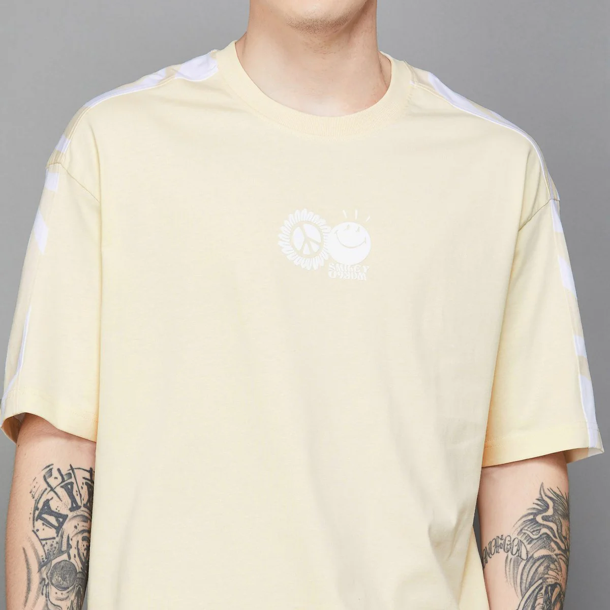 SmileyWorld Men Graphic Back Printed T-Shirt - Image 4