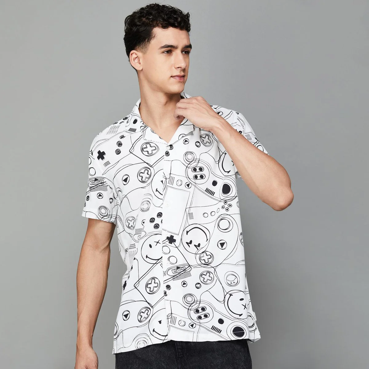 SmileyWorld Men Graphic Printed Regular Fit Shirt