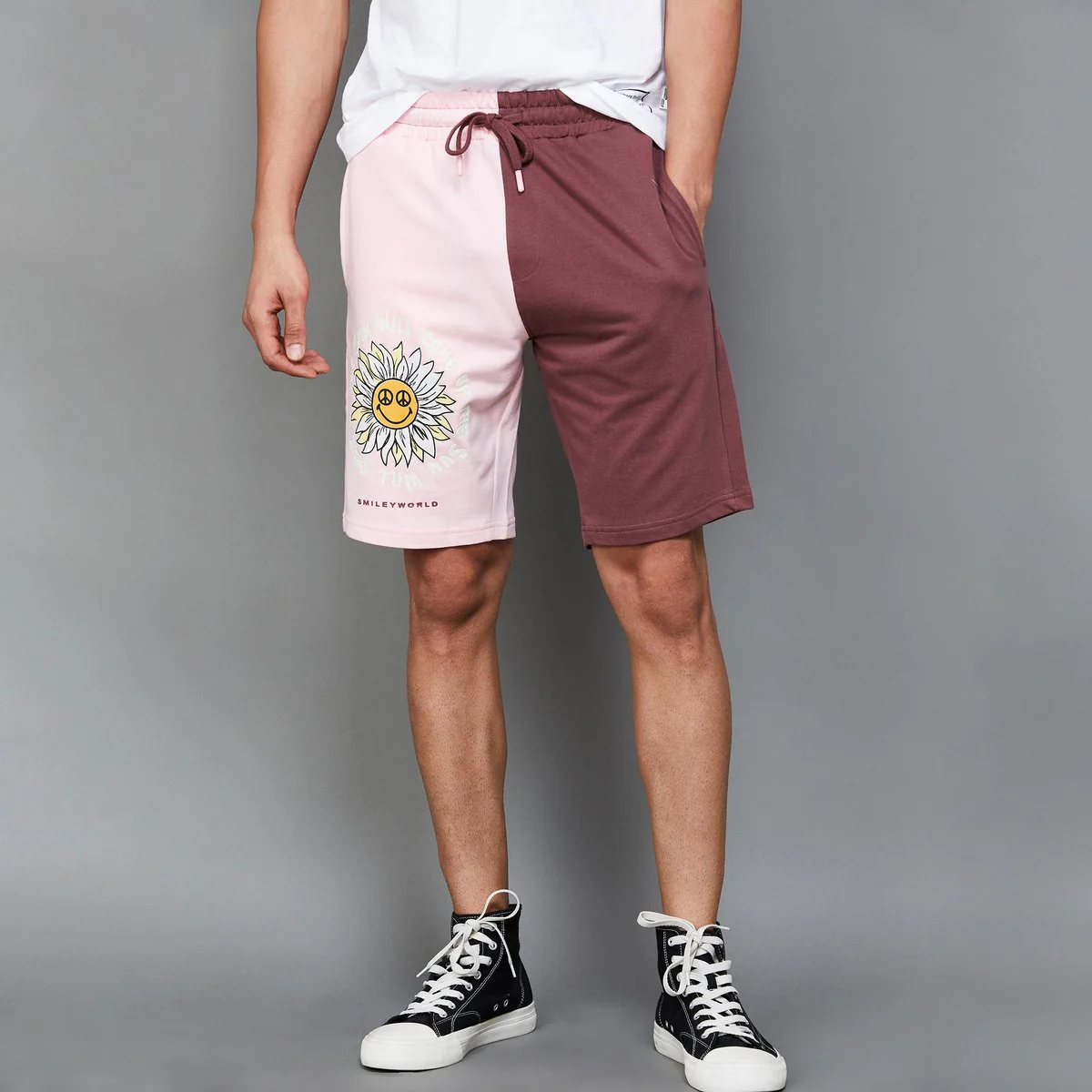SmileyWorld Men Graphic Printed Slim Fit Shorts