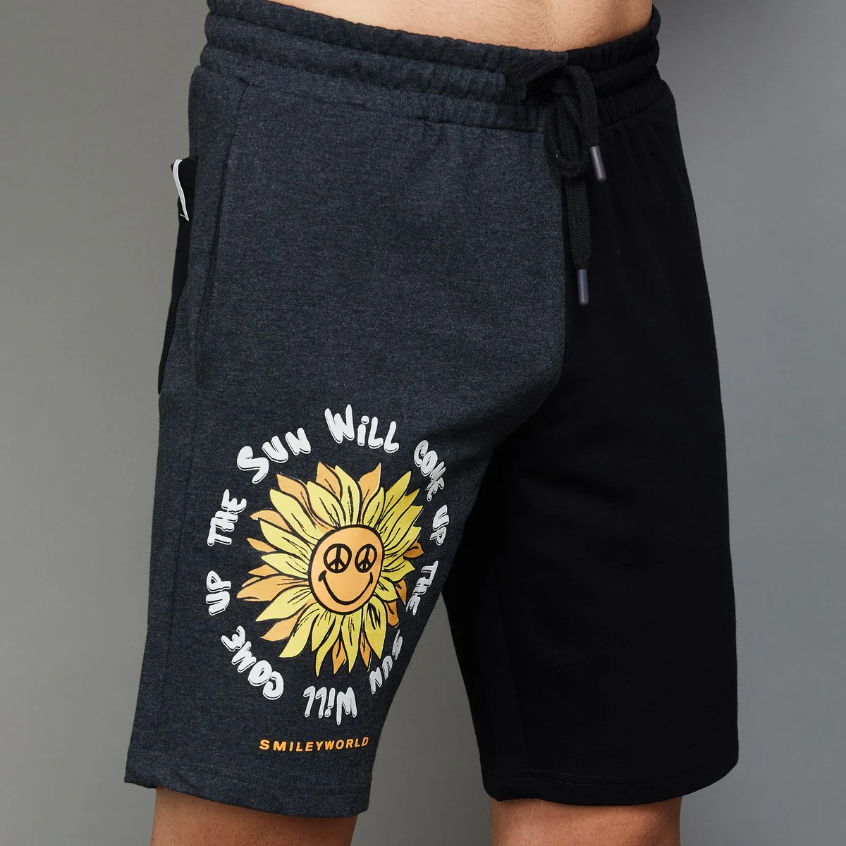 SmileyWorld Men Graphic Printed Slim Fit Shorts - Image 5