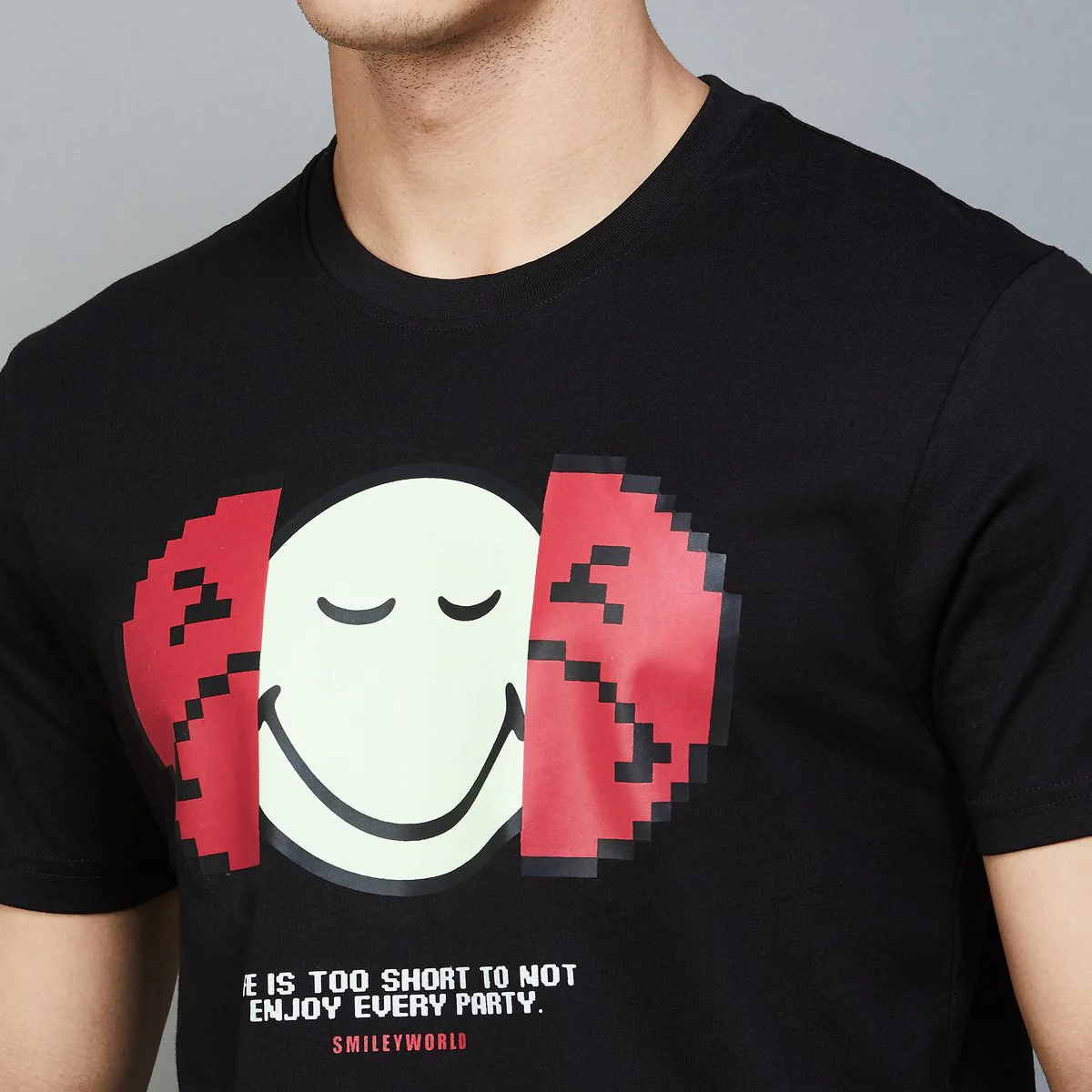SmileyWorld Men Graphic Printed T-Shirt - Image 4