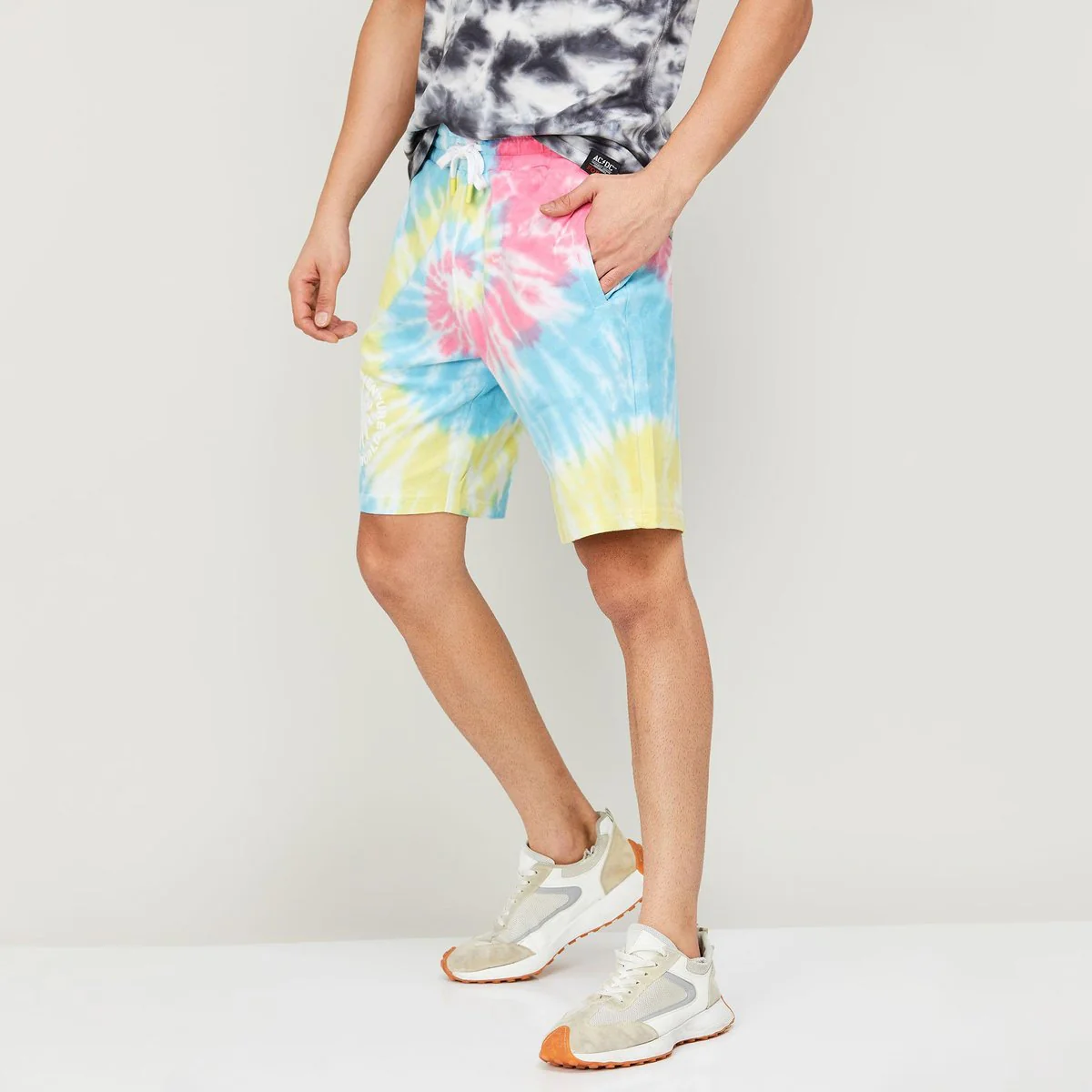 SmileyWorld Men Printed Elasticated Shorts - Image 3