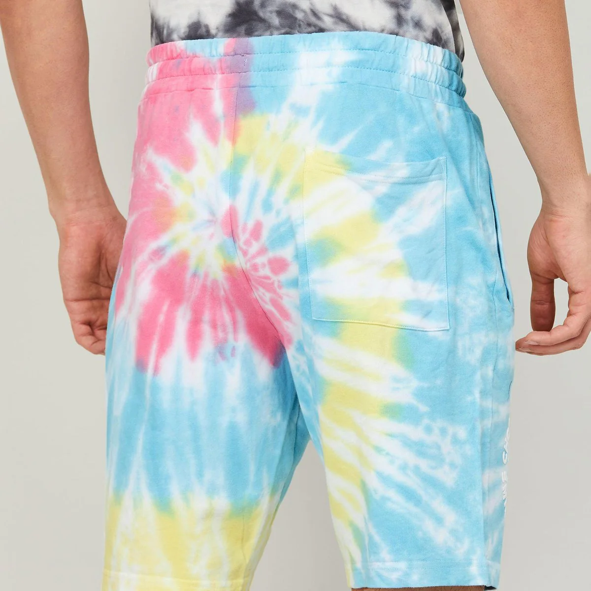 SmileyWorld Men Printed Elasticated Shorts - Image 5