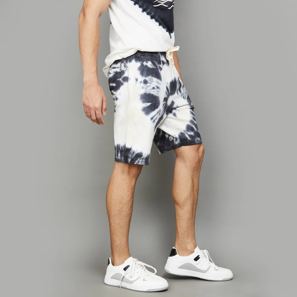 SmileyWorld Men Printed Elasticated Shorts - Image 3