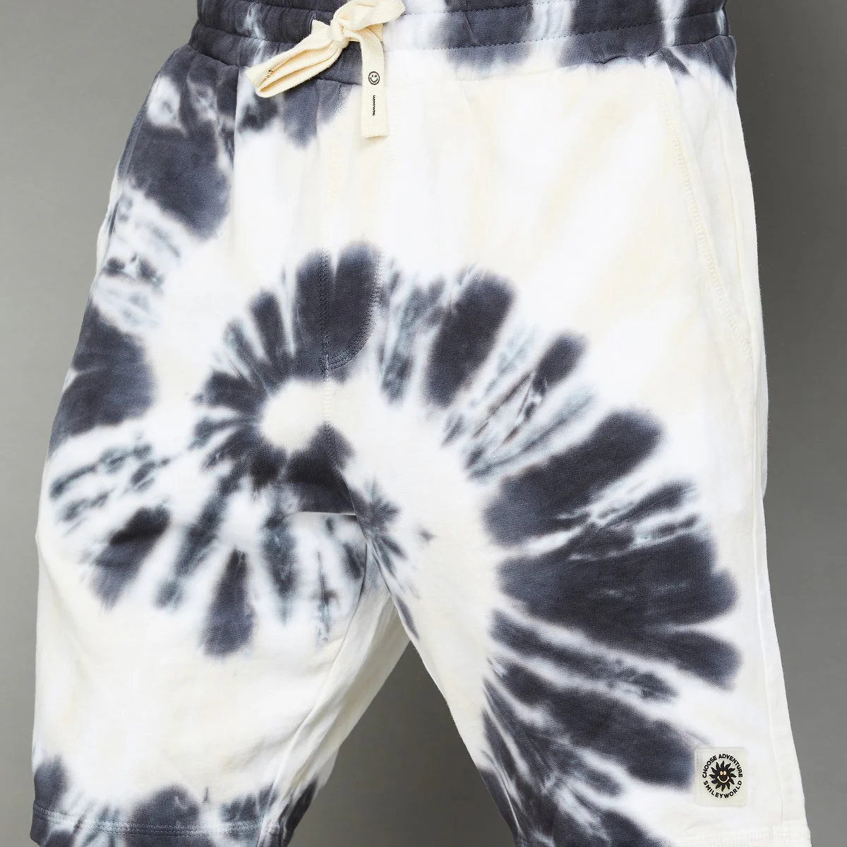 SmileyWorld Men Printed Elasticated Shorts - Image 4