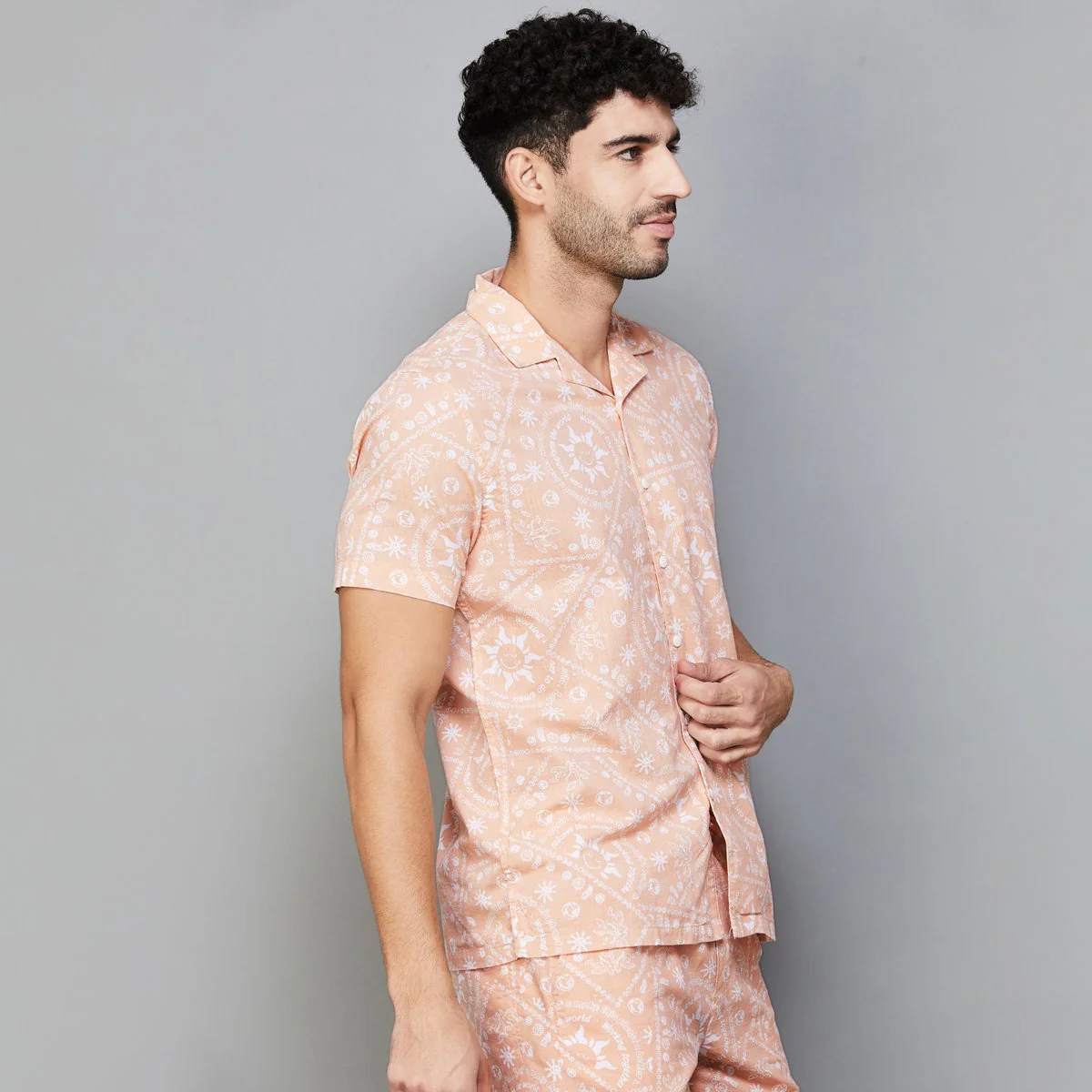 SmileyWorld Men Printed Regular Fit Casual Shirt - Image 3