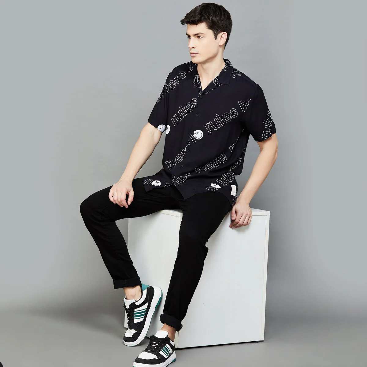 SmileyWorld Men Printed Regular Fit Casual Shirt - Image 2