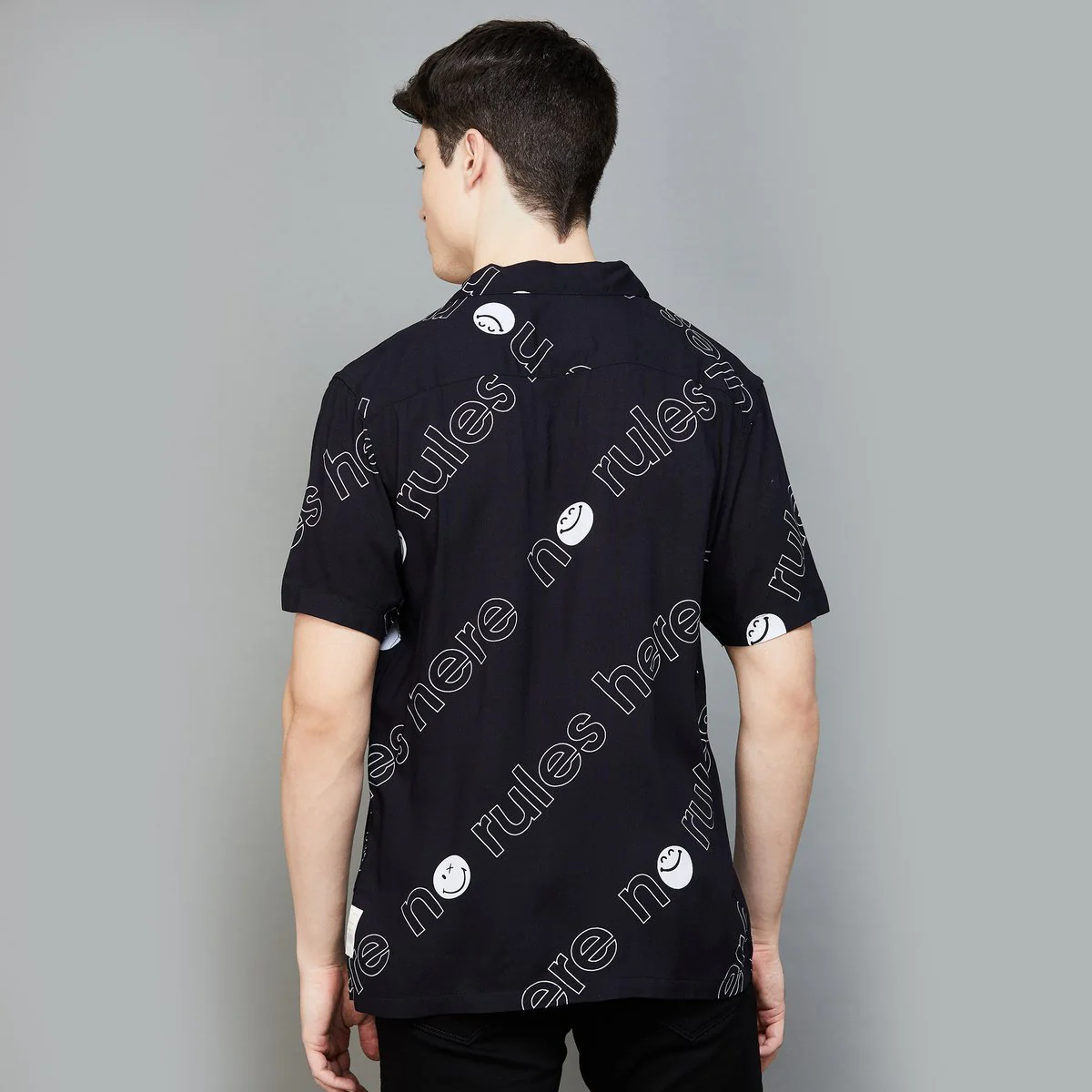 SmileyWorld Men Printed Regular Fit Casual Shirt - Image 3