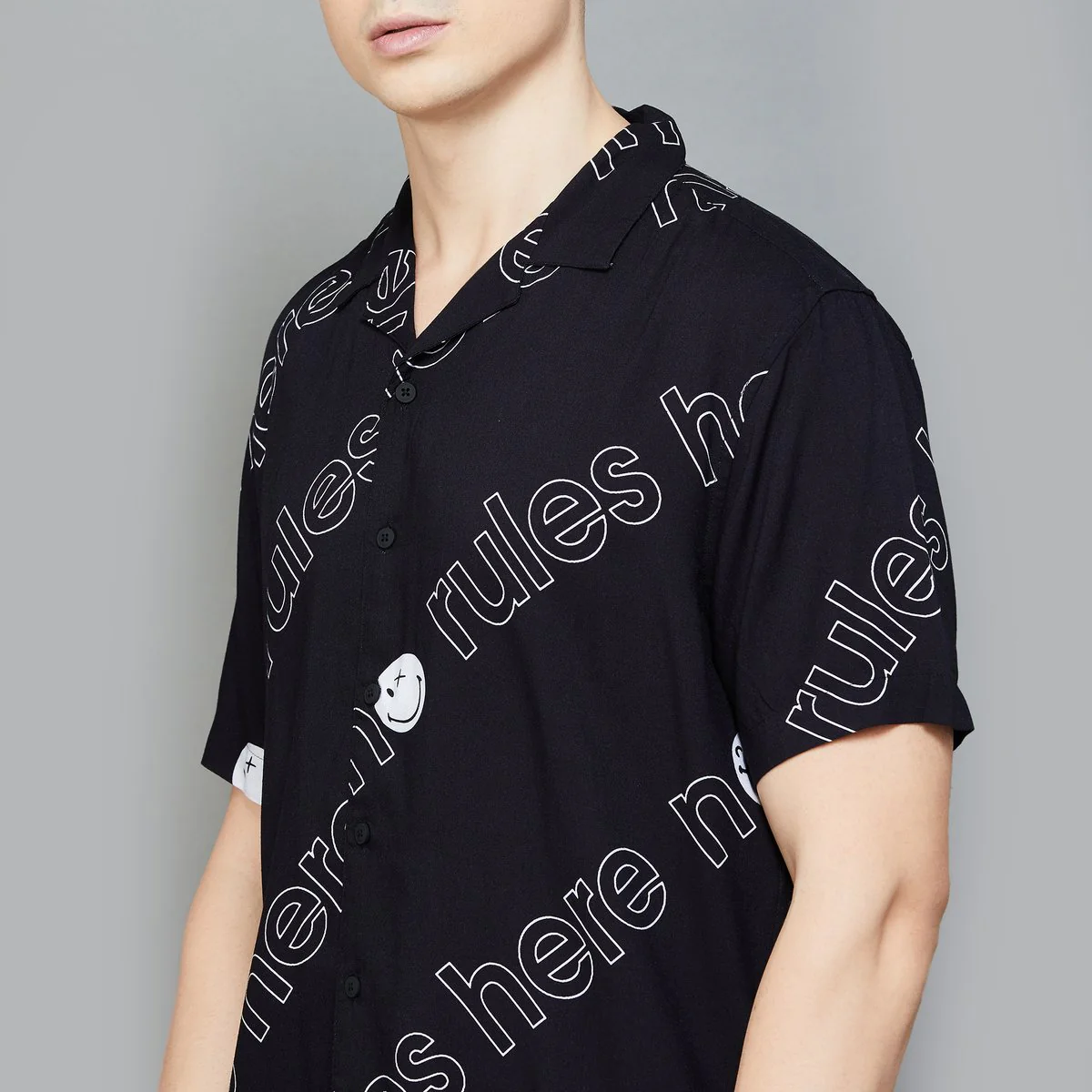 SmileyWorld Men Printed Regular Fit Casual Shirt - Image 5