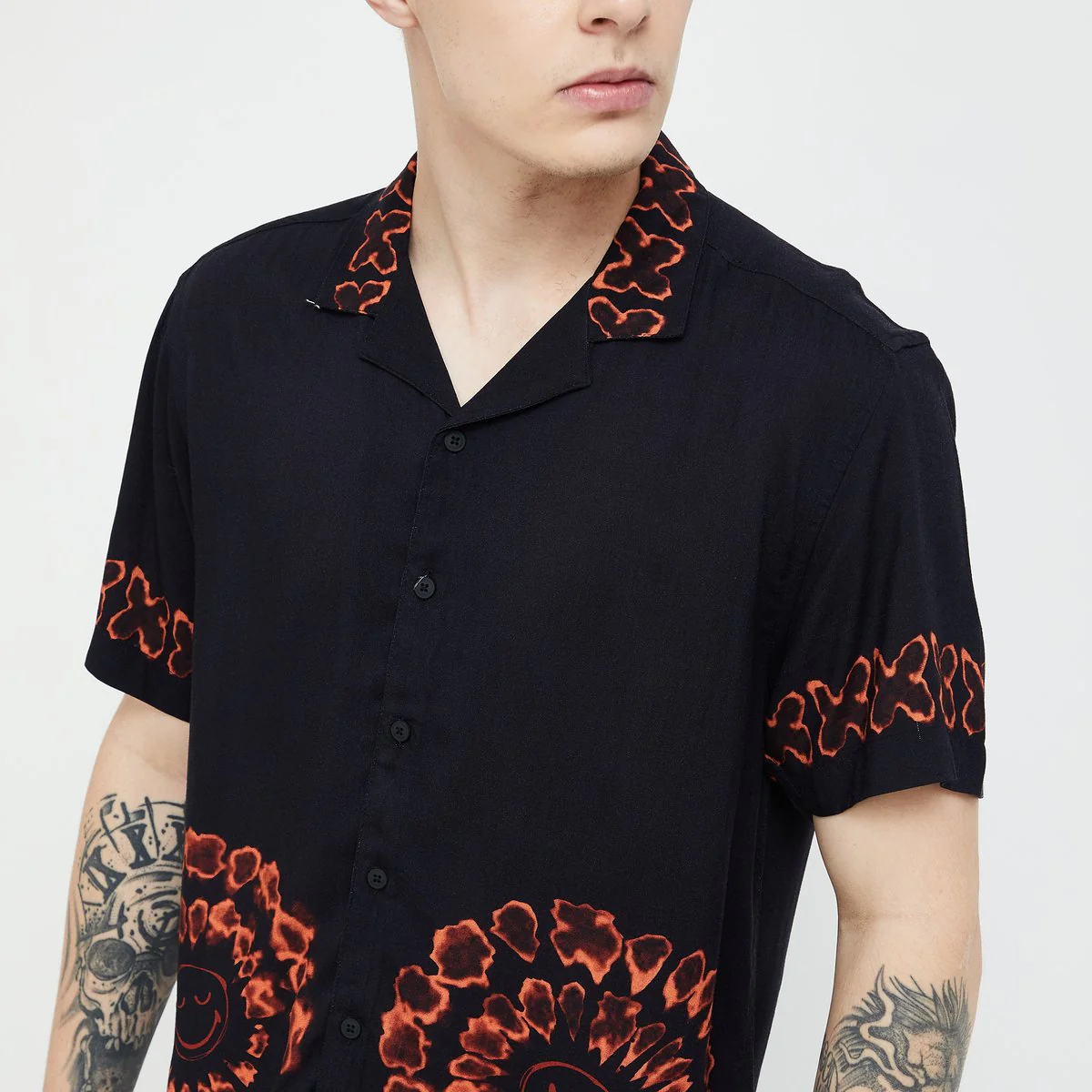 SmileyWorld Men Printed Regular Fit Casual Shirt - Image 2