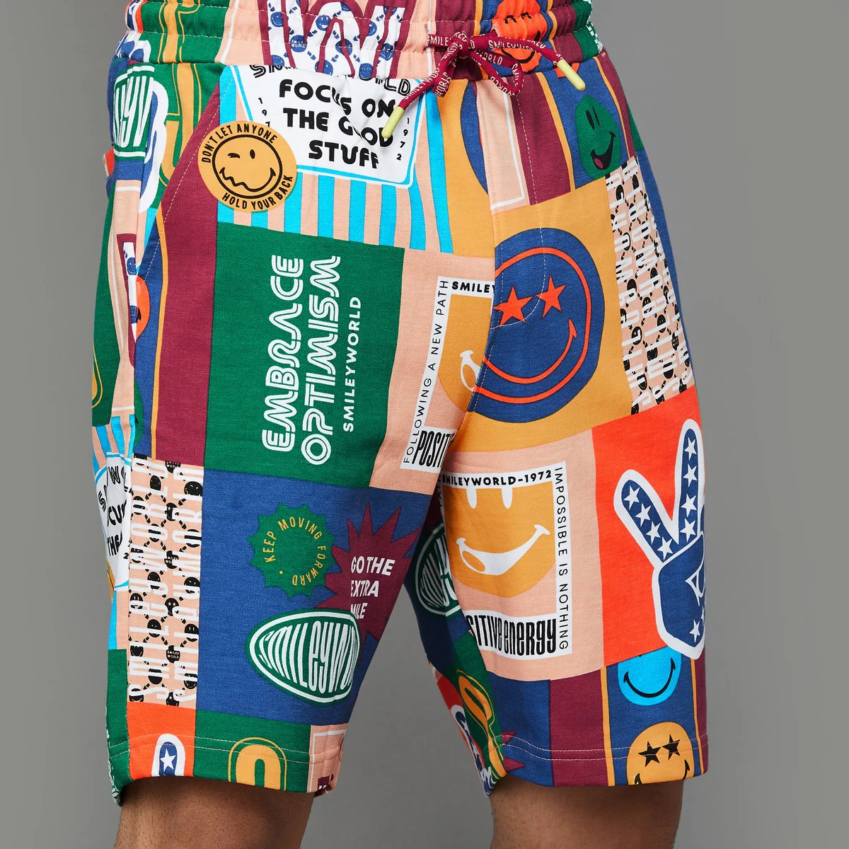 SmileyWorld Men Printed Shorts - Image 4