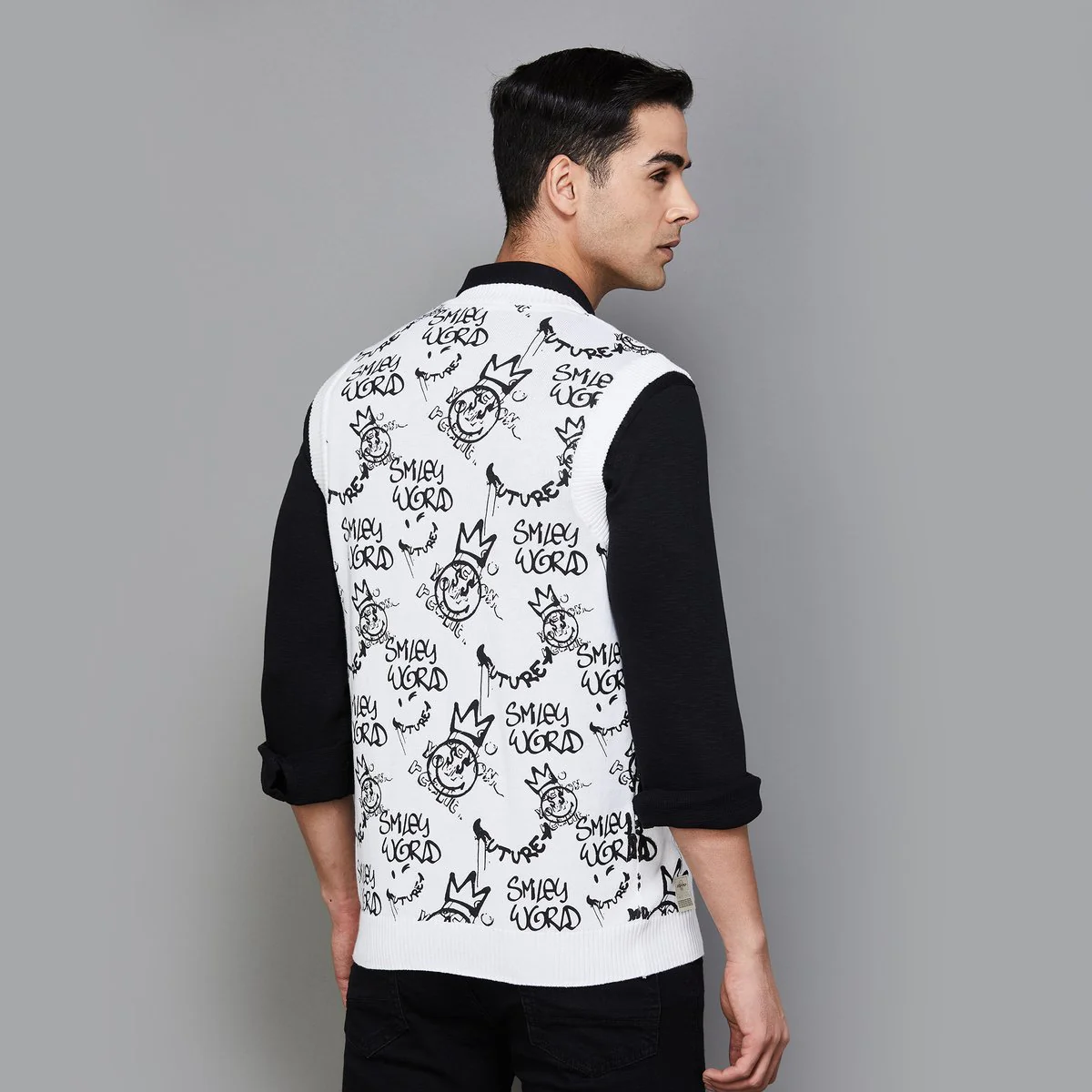 SmileyWorld Men Printed Sleeveless Pullover Sweater - Image 4