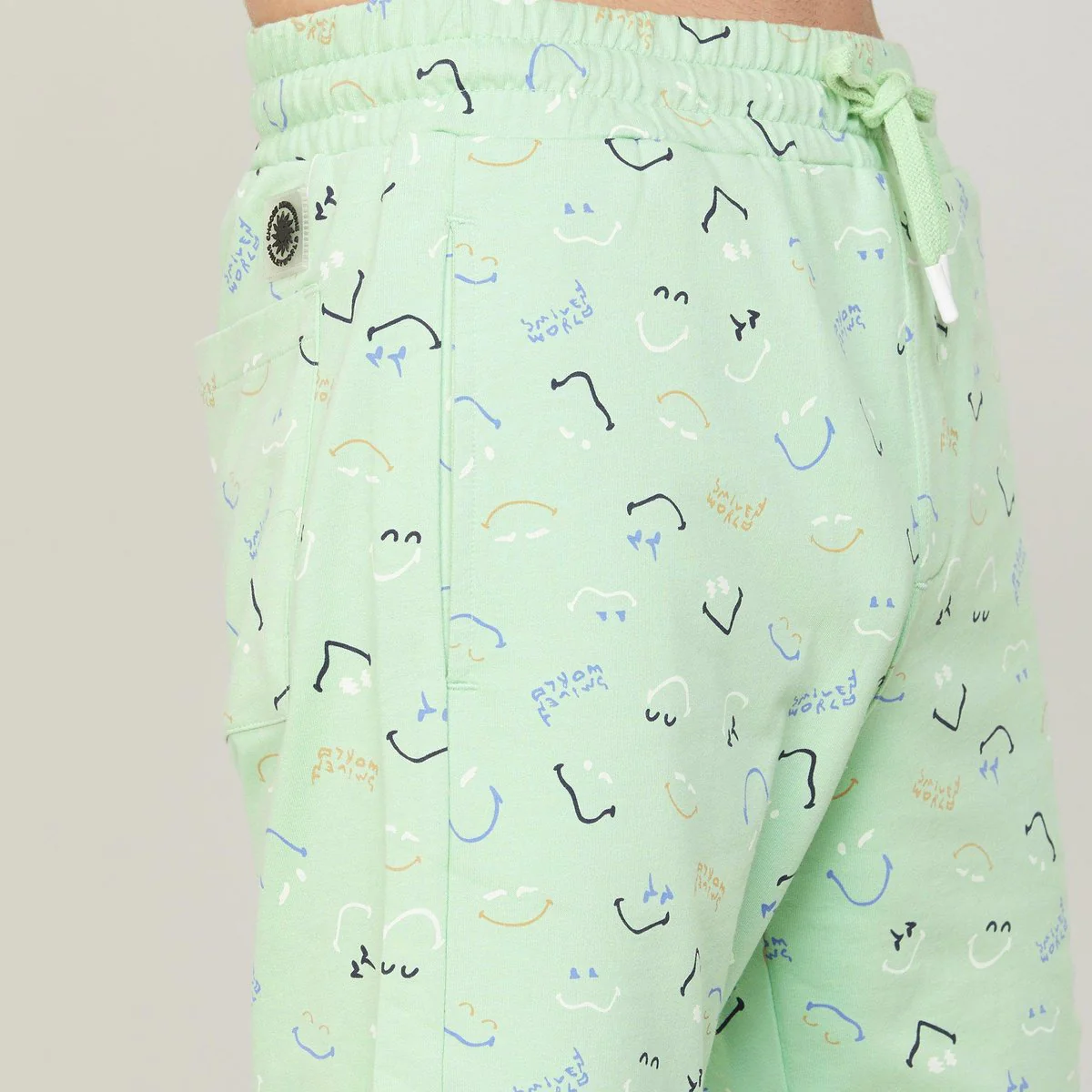 SmileyWorld Men Printed Slim Fit Shorts - Image 4