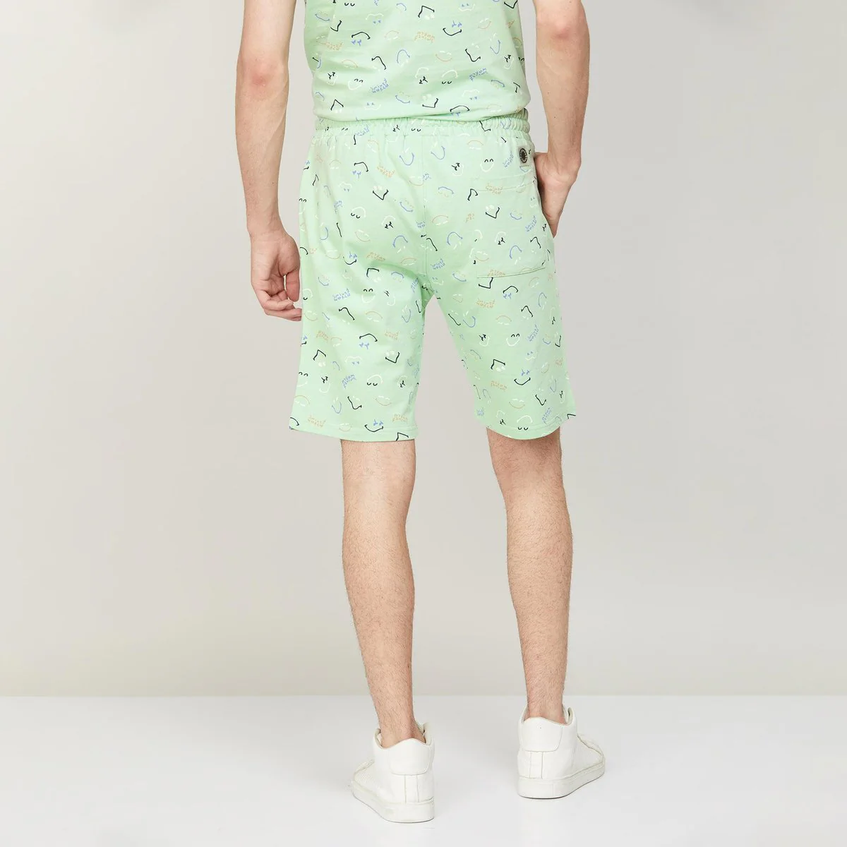 SmileyWorld Men Printed Slim Fit Shorts - Image 5