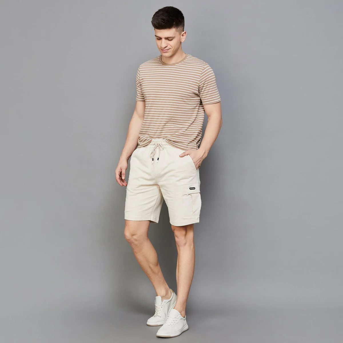 SmileyWorld Men Solid Cargo Shorts - Image 2