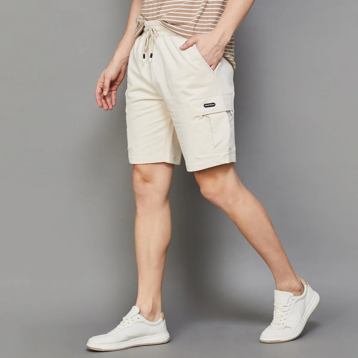 SmileyWorld Men Solid Cargo Shorts - Image 3