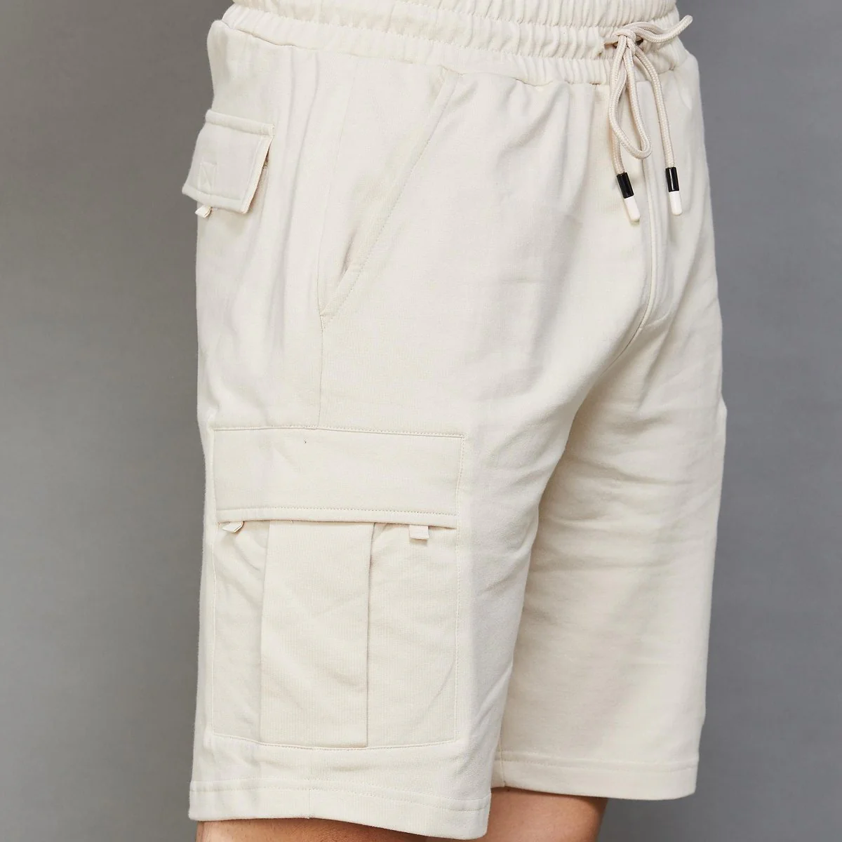SmileyWorld Men Solid Cargo Shorts - Image 4
