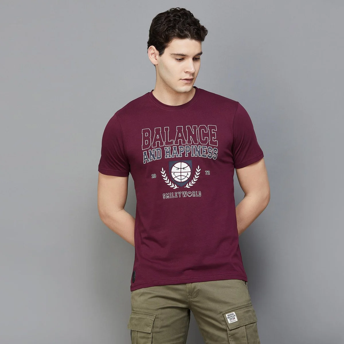 SmileyWorld Men Typographic Print Slim Fit T-Shirt