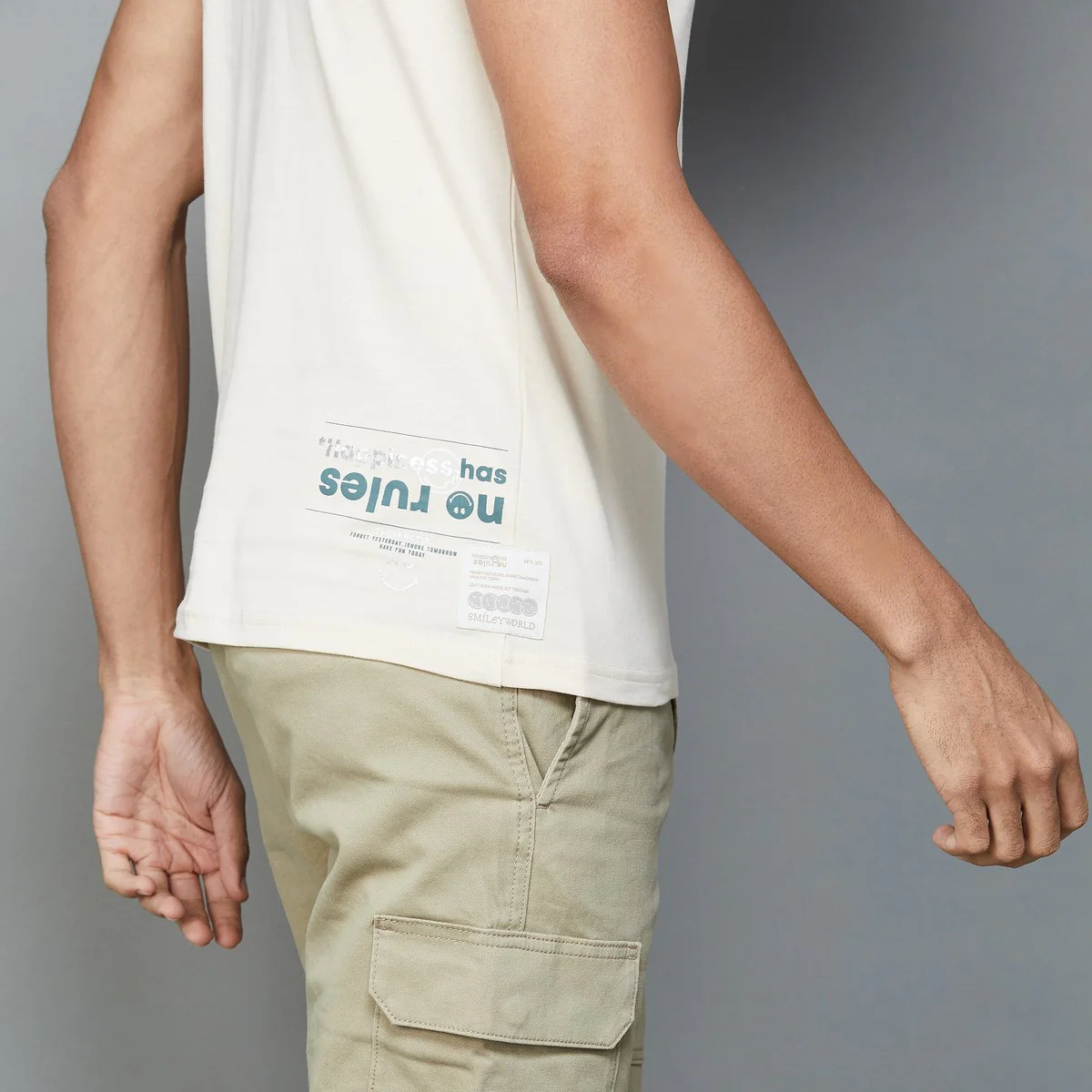 SmileyWorld Men Typographic Printed Slim Fit T-Shirt - Image 5