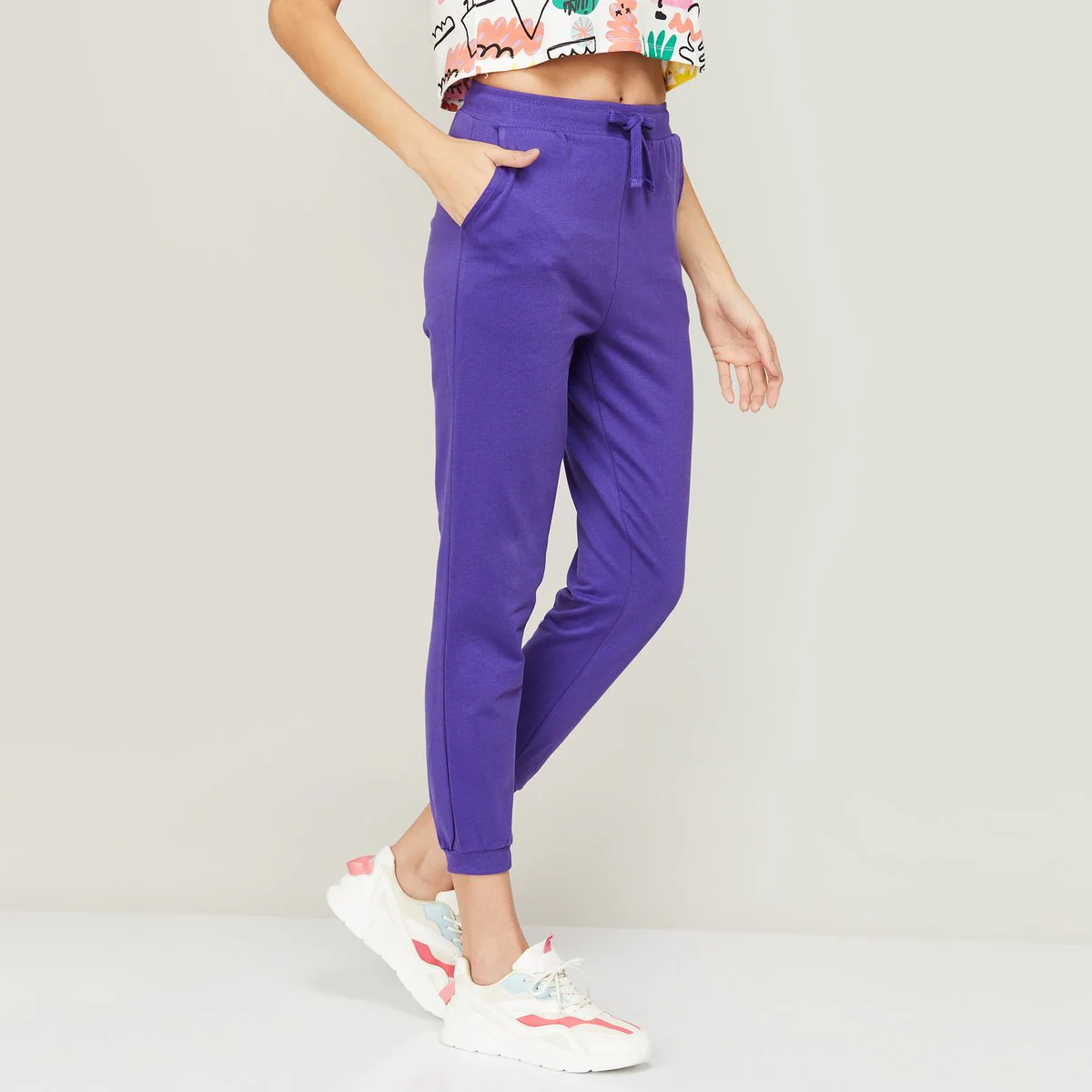 SmileyWorld Women Printed Ankle-Length Jogger Trousers - Image 3