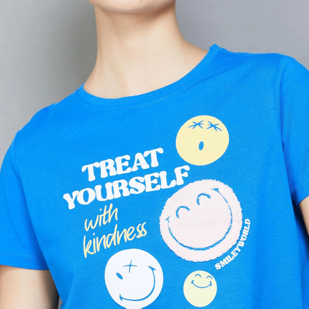 SmileyWorld Women Printed Cropped T-Shirt - Image 4