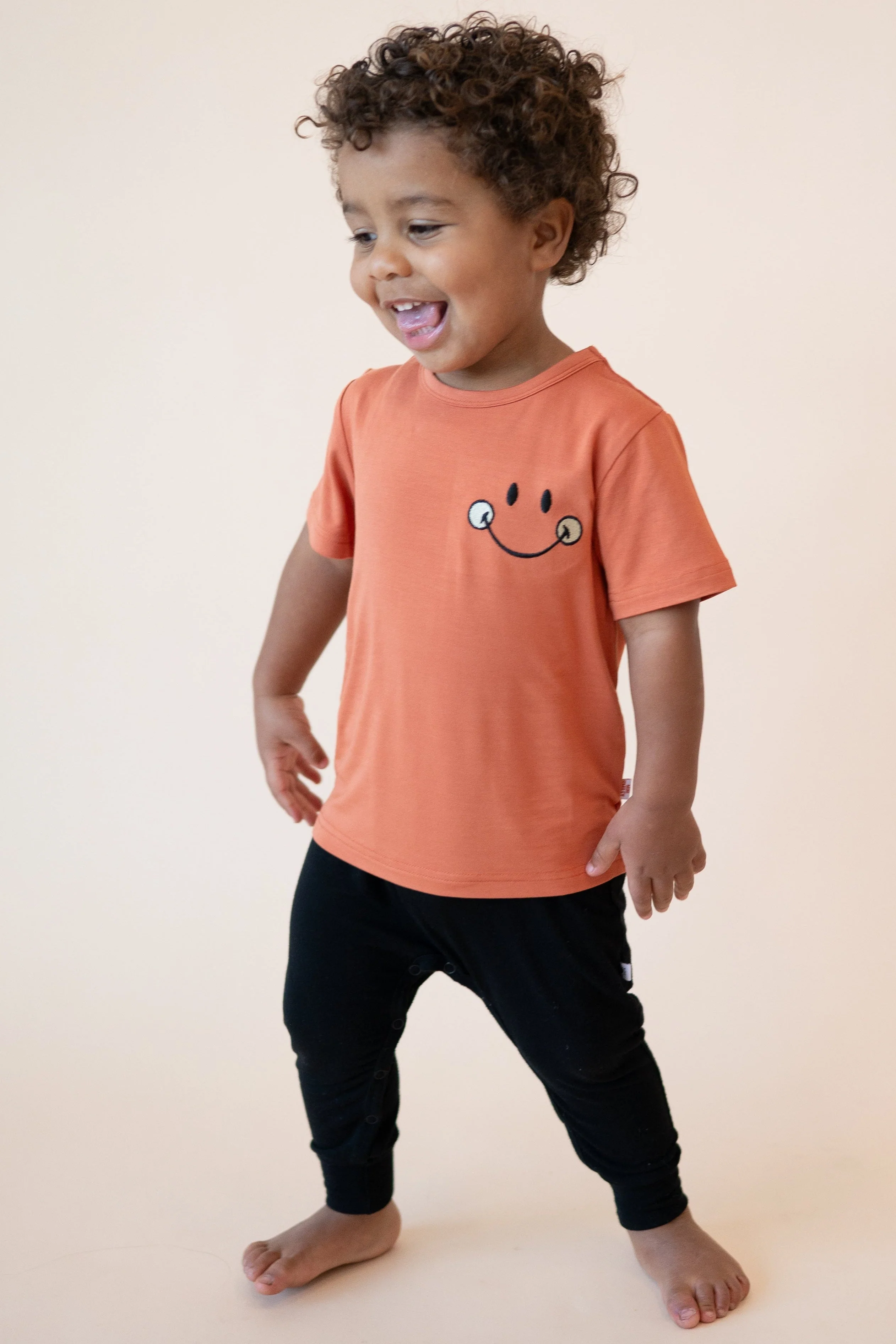 T-shirt - Mini Smiley® Happy Rust - Luxe Bamboo - Image 4