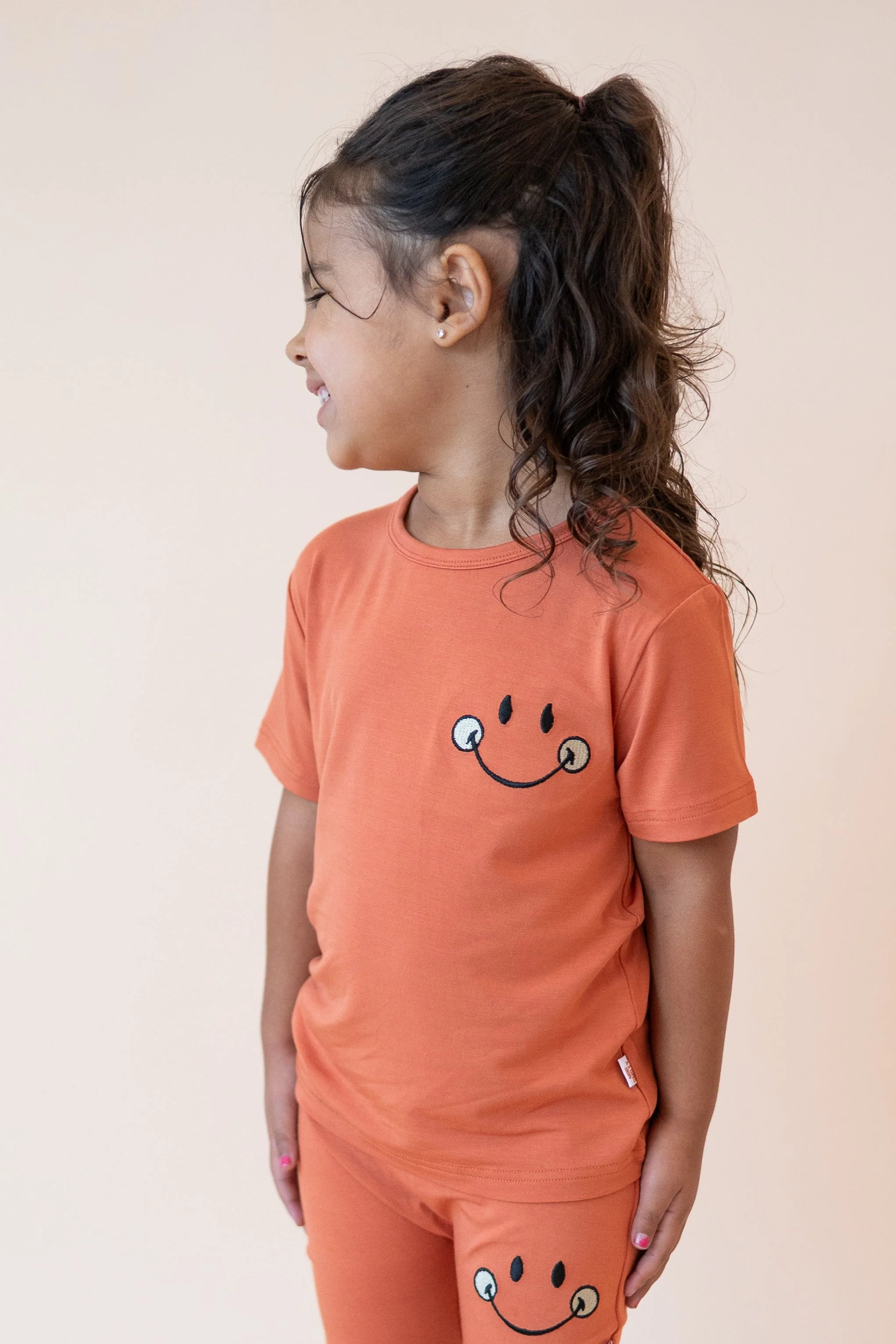 T-shirt - Mini Smiley® Happy Rust - Luxe Bamboo - Image 7